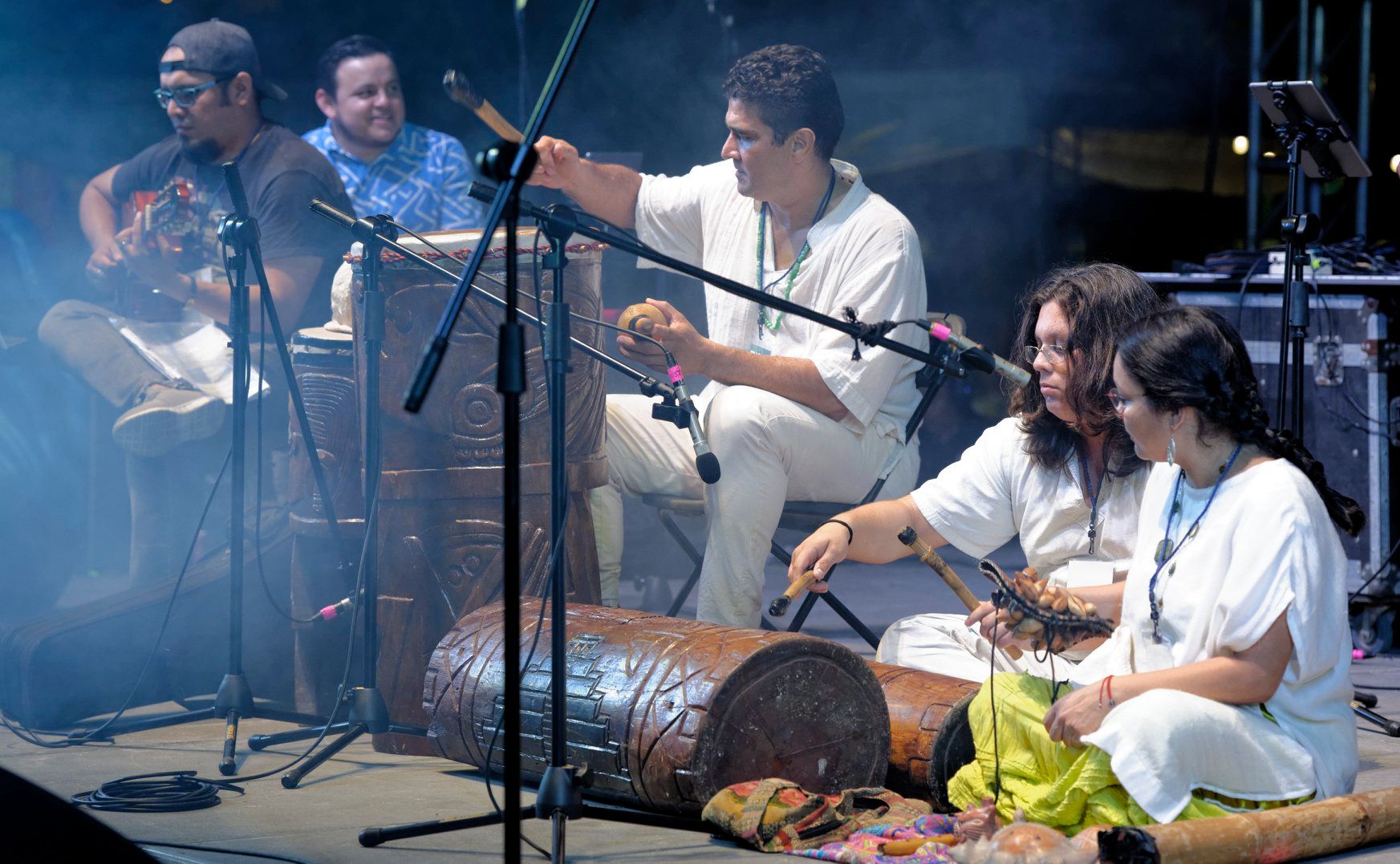 The Majazz performing live